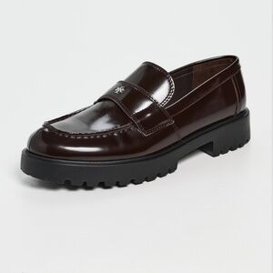 TORY BURCH CLASSIC LUG LOAFERS IN COCOA - NWT (SIZE 7.5)
